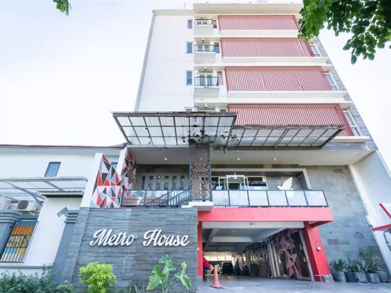 Super Oyo Flagship 91863 Metro House Hotell Surabaya Exteriör bild